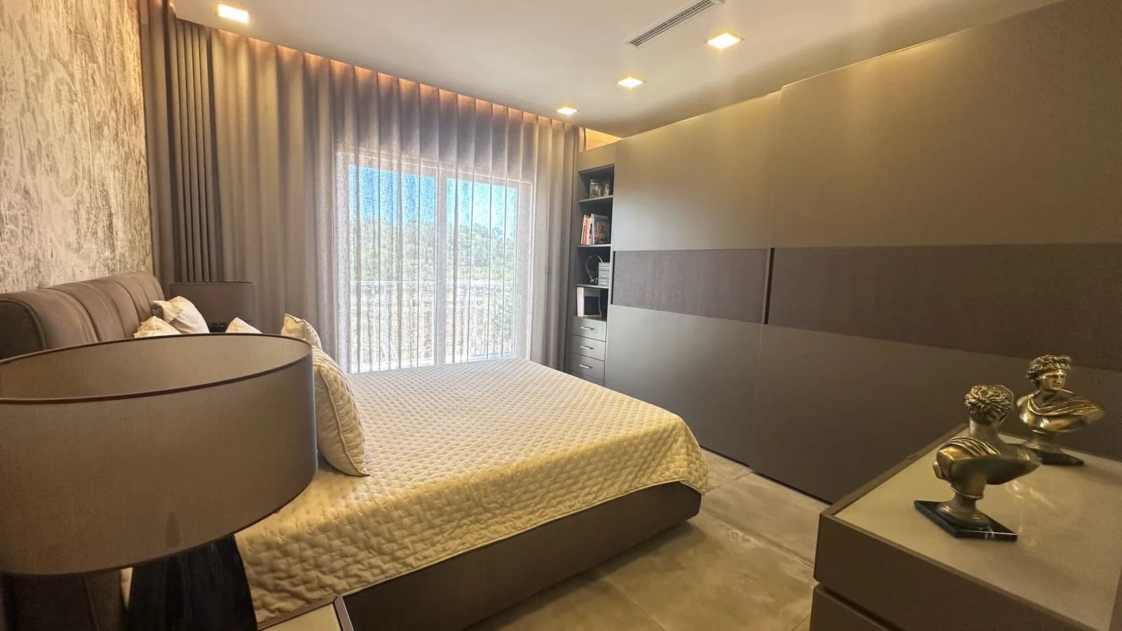 Modern 2 Bedroom Penthouse with Large Terrace in Iklin — photo 17