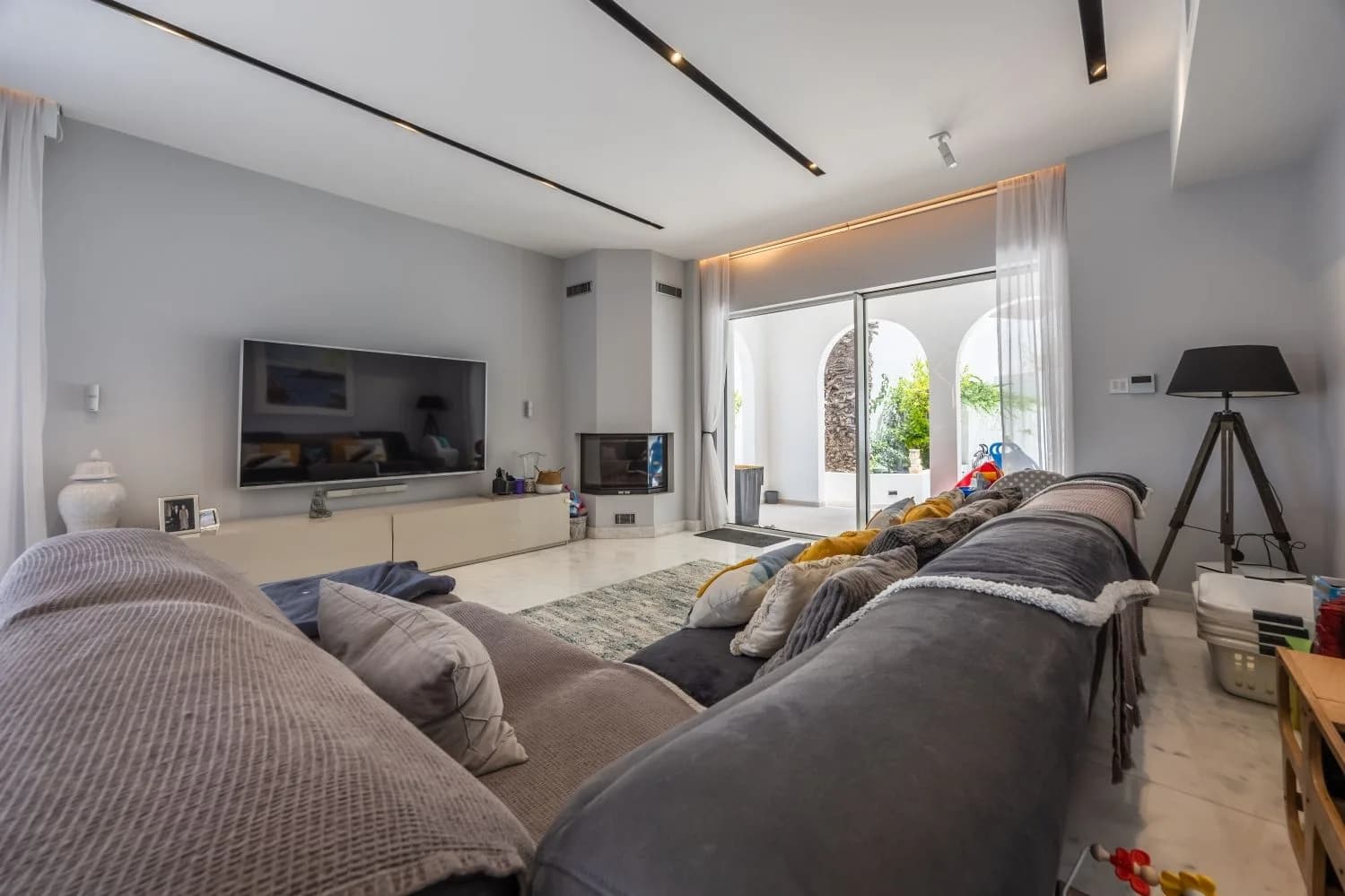 Luxury 6 Bedroom Fully-Detached Villa for Sale in Santa Maria Estate Mellieha — foto 8